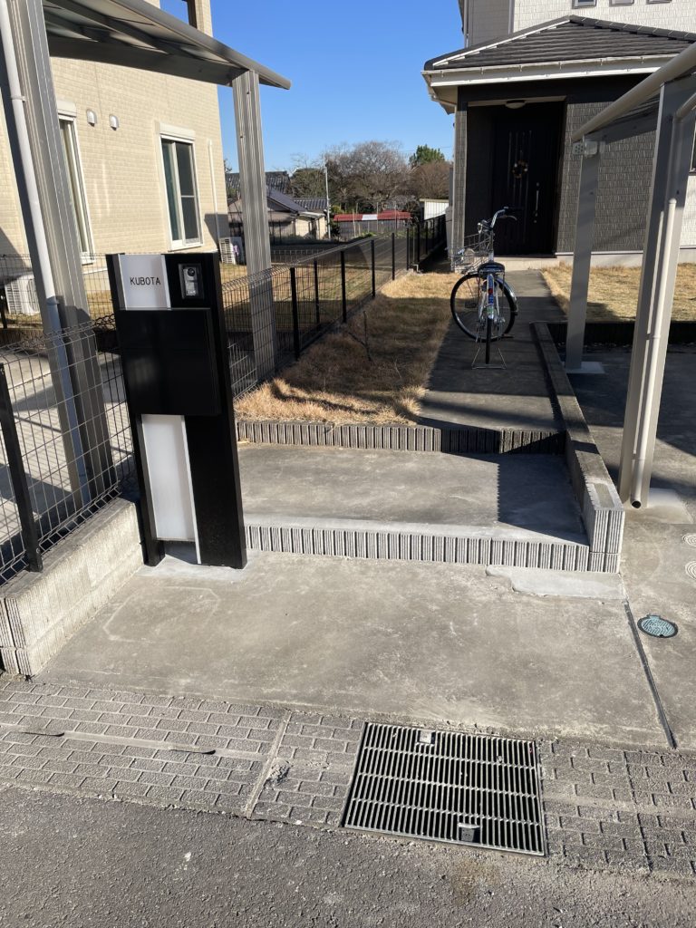 K様邸門廻りを広げて使いやすくし、駐車場も広げました！