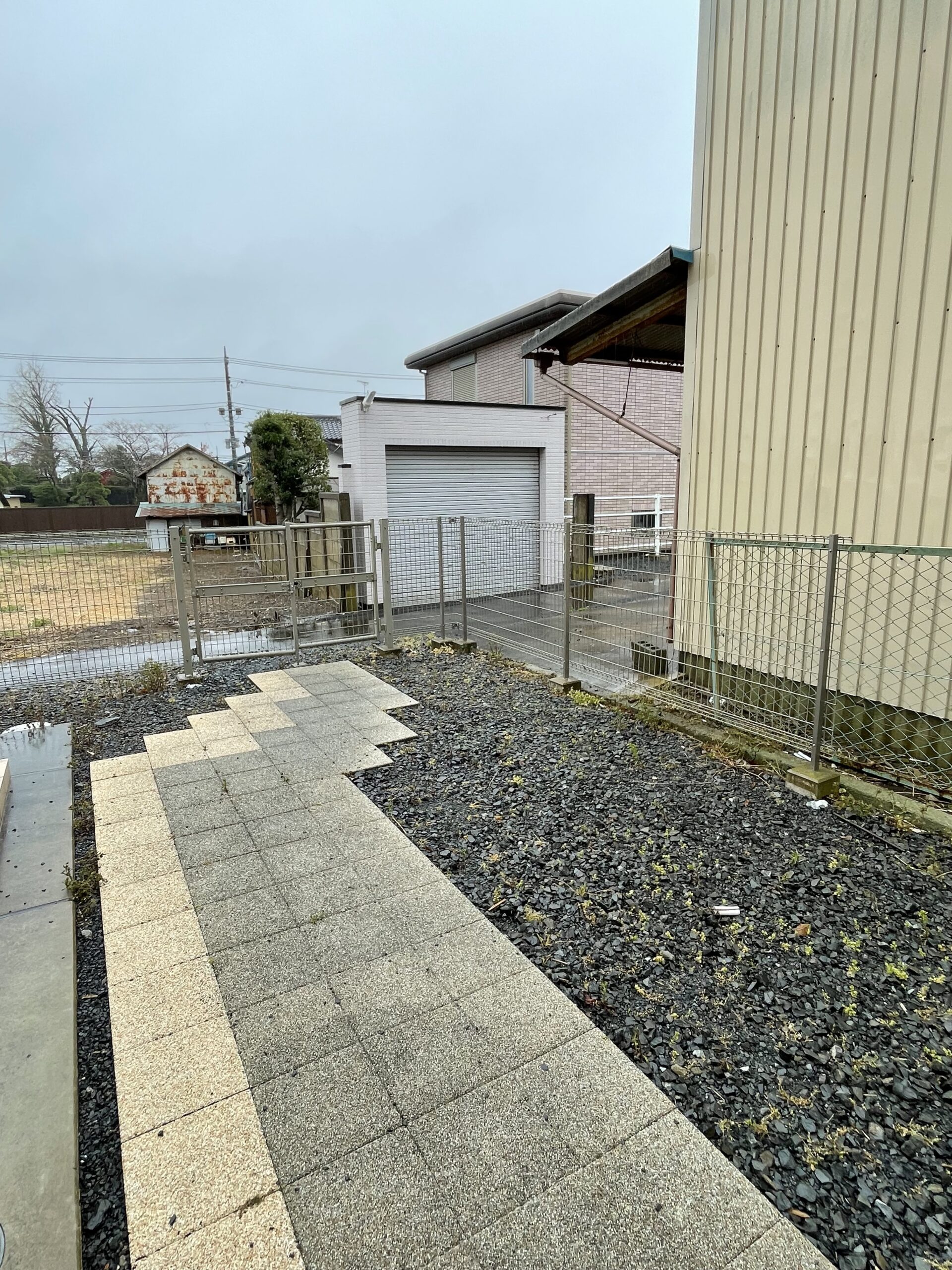 カーポートをガレージに一新しました