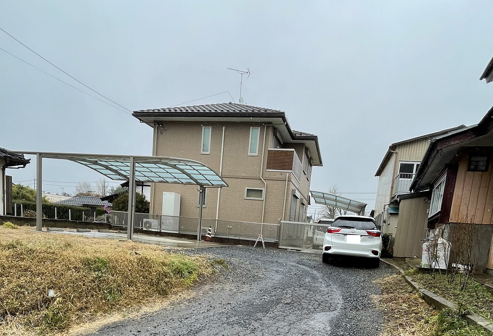 カーポートをガレージに一新しました