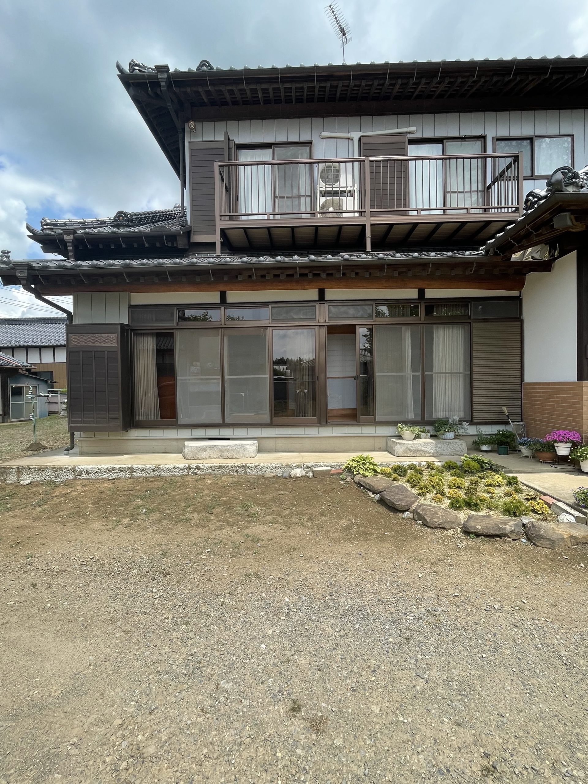 開け閉めが大変だったシャッターを電動にしました！＆床をバリアフリーで段差を解消！！