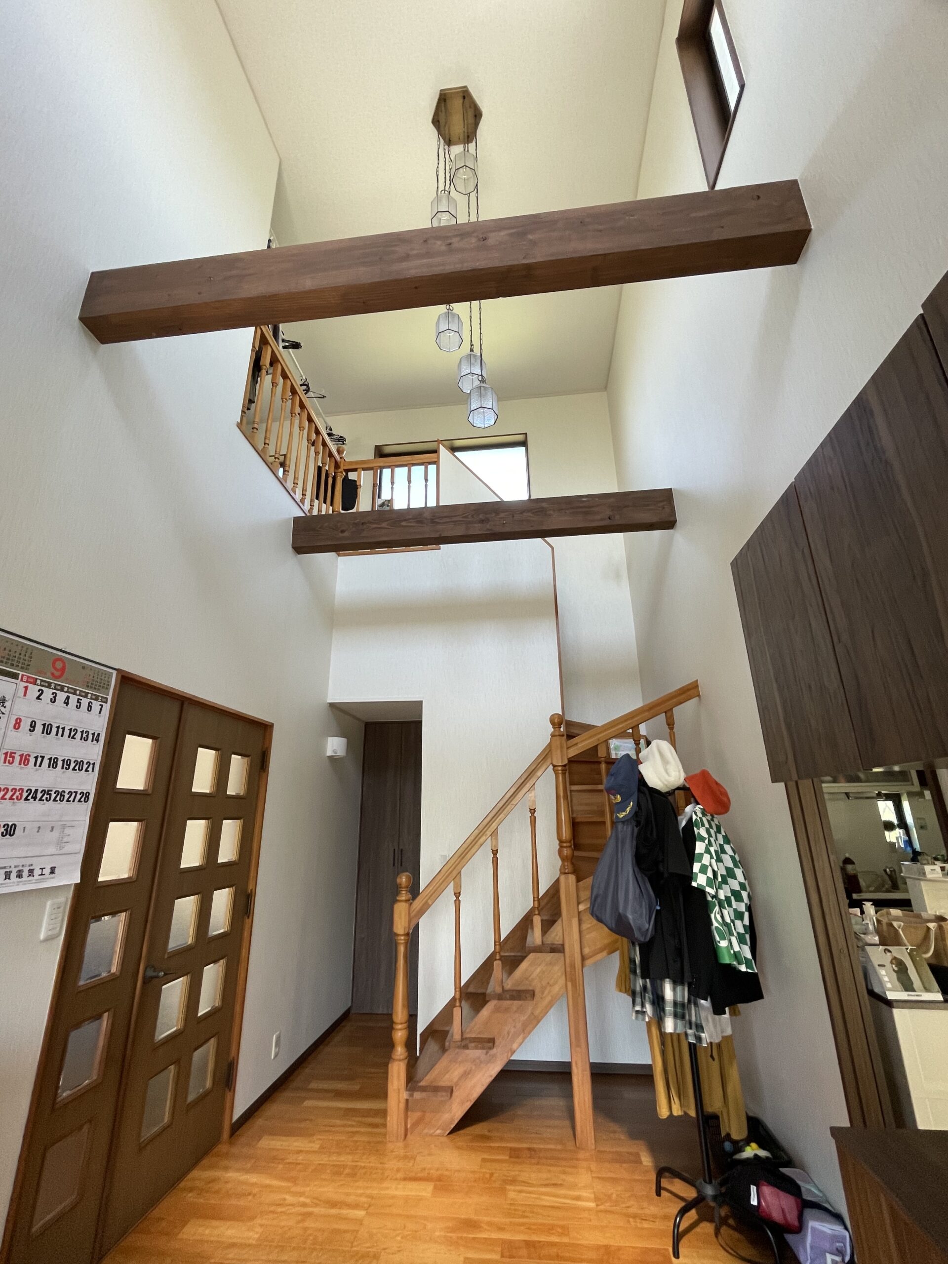 吹き抜けをふさいで、部屋をつくりました