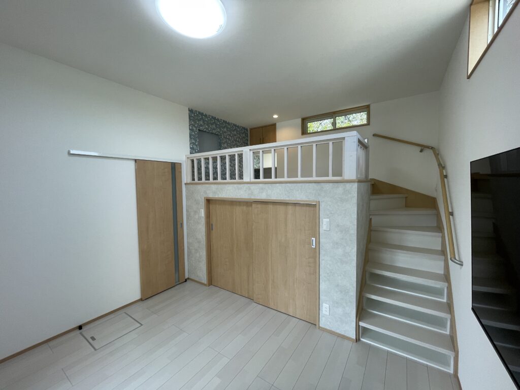 物置になっていたガレージをロフト付きのお部屋に一新