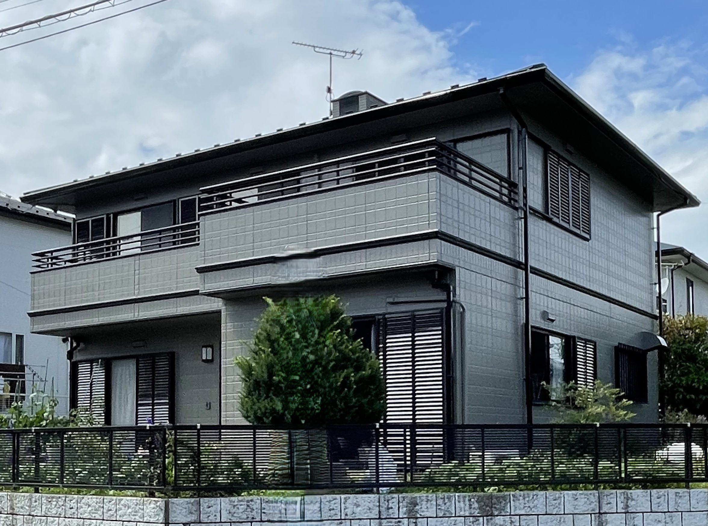 家の外装をリフォームしました!外壁、屋根、ベランダを直しました。