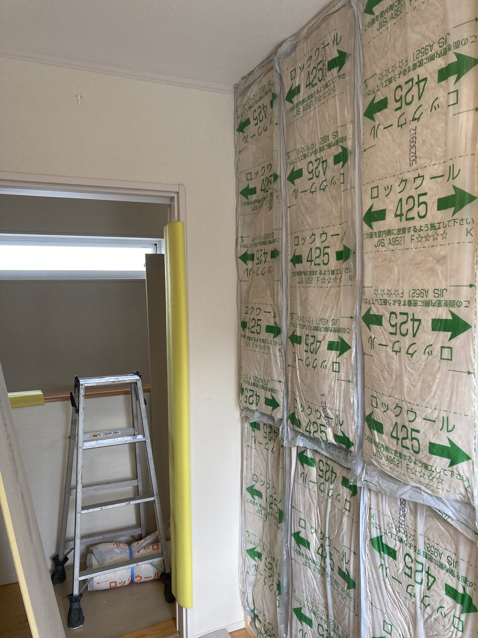 大きなお部屋に仕切りをいれて2部屋にしました！