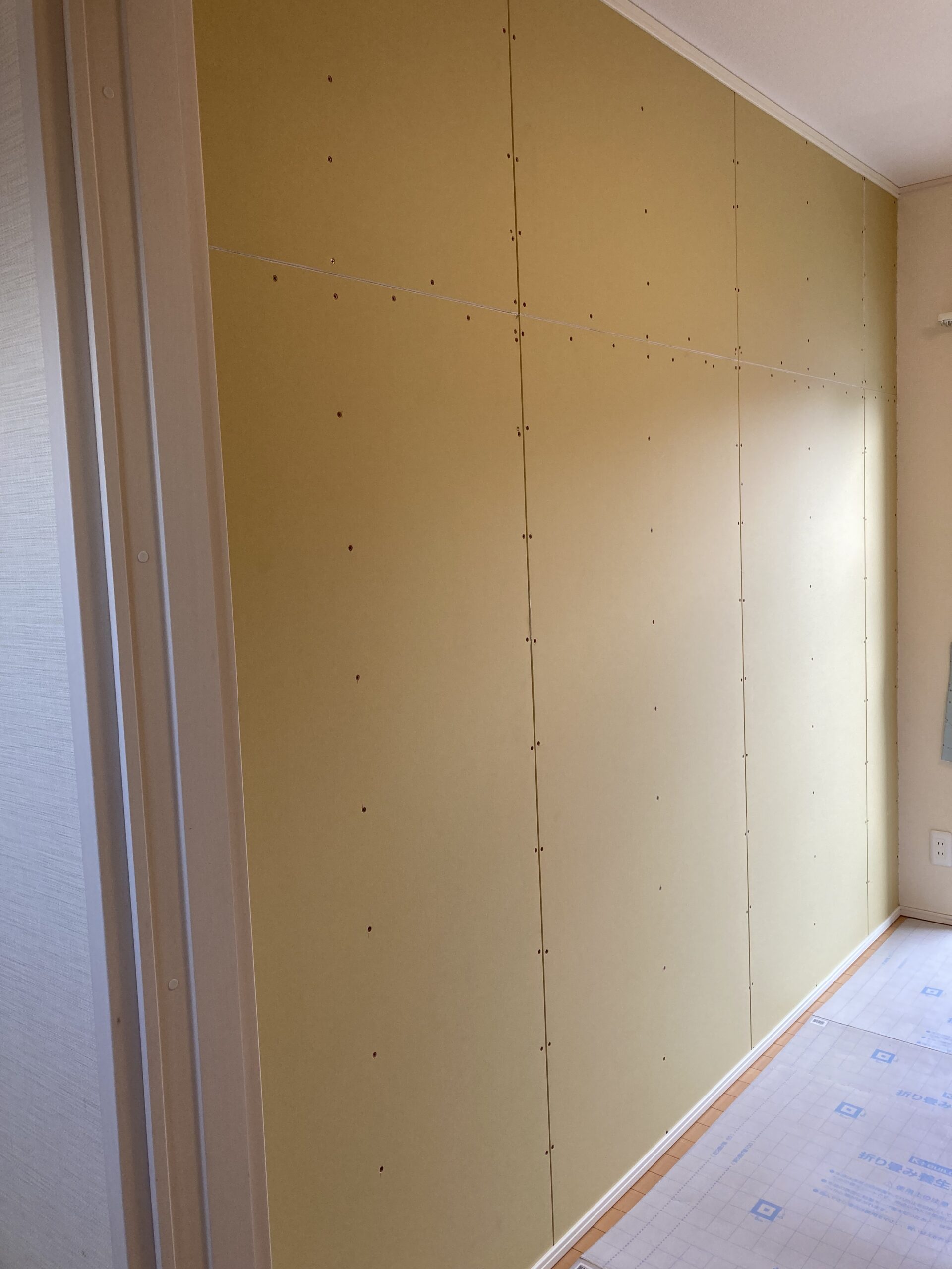 大きなお部屋に仕切りをいれて2部屋にしました！