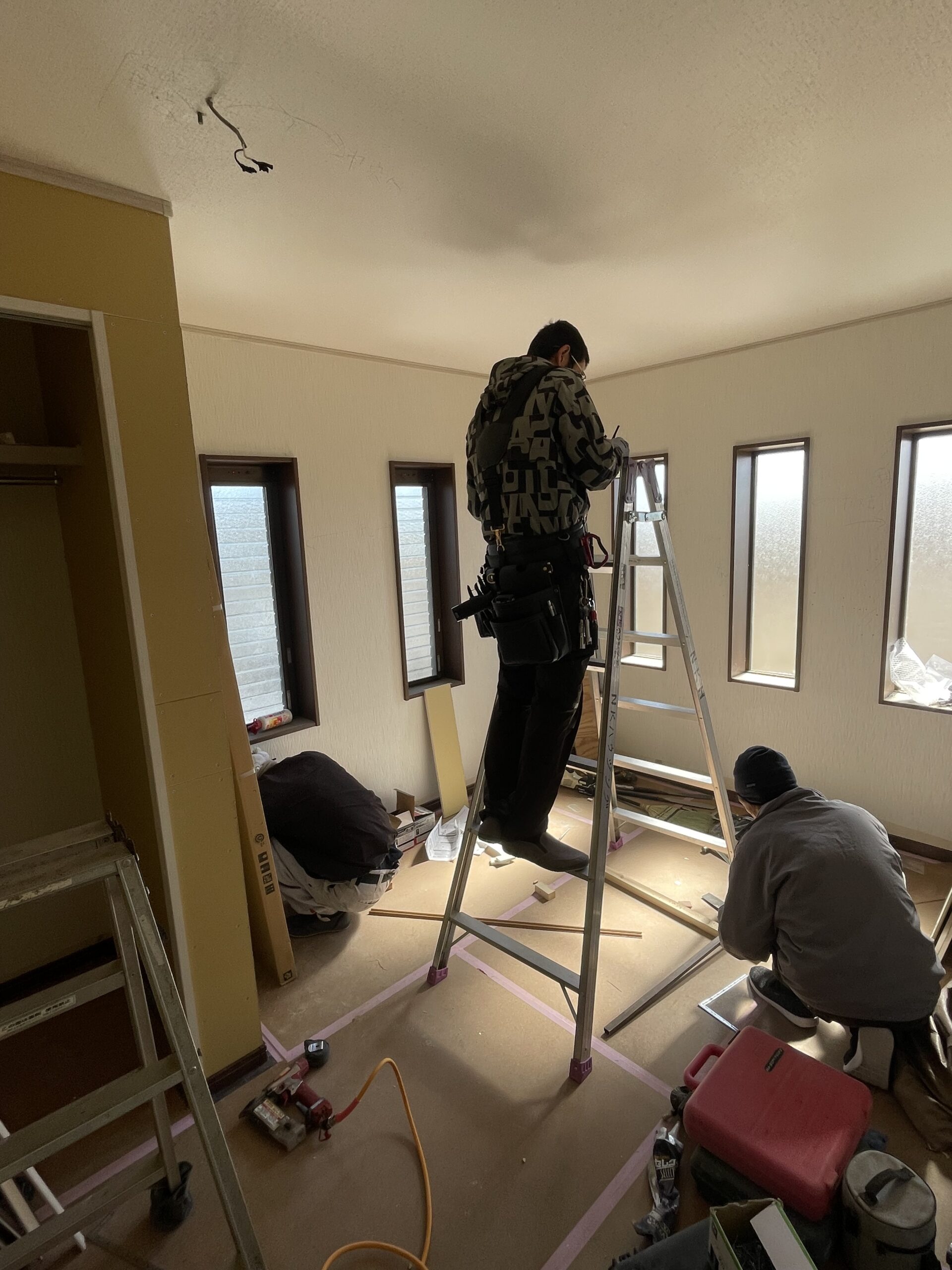 階段吹抜けの部分を部屋へ！2階に一部屋多くなりました♪