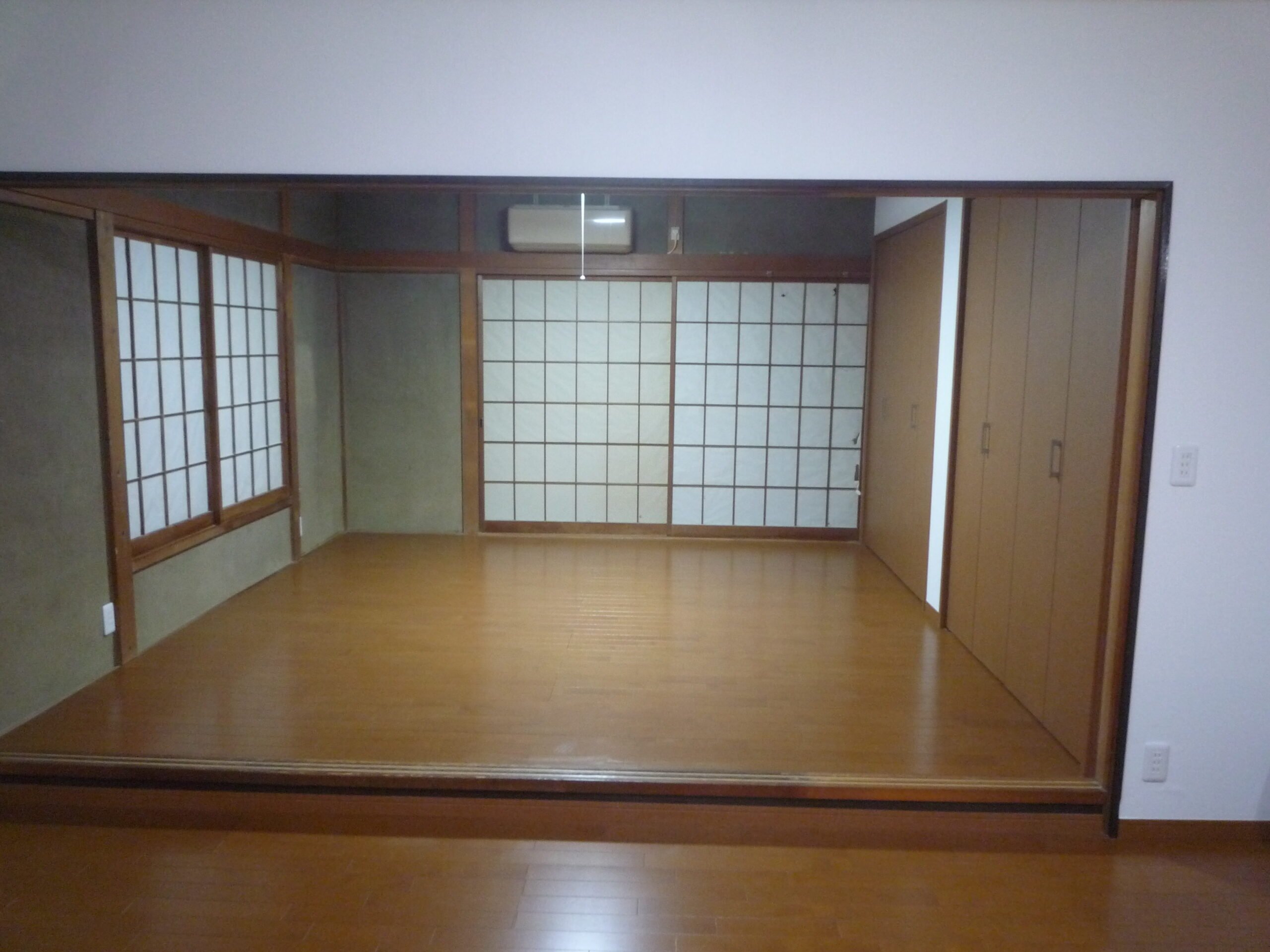 住み慣れた家はそのままに、住みながら古い物を新しくした改修工事