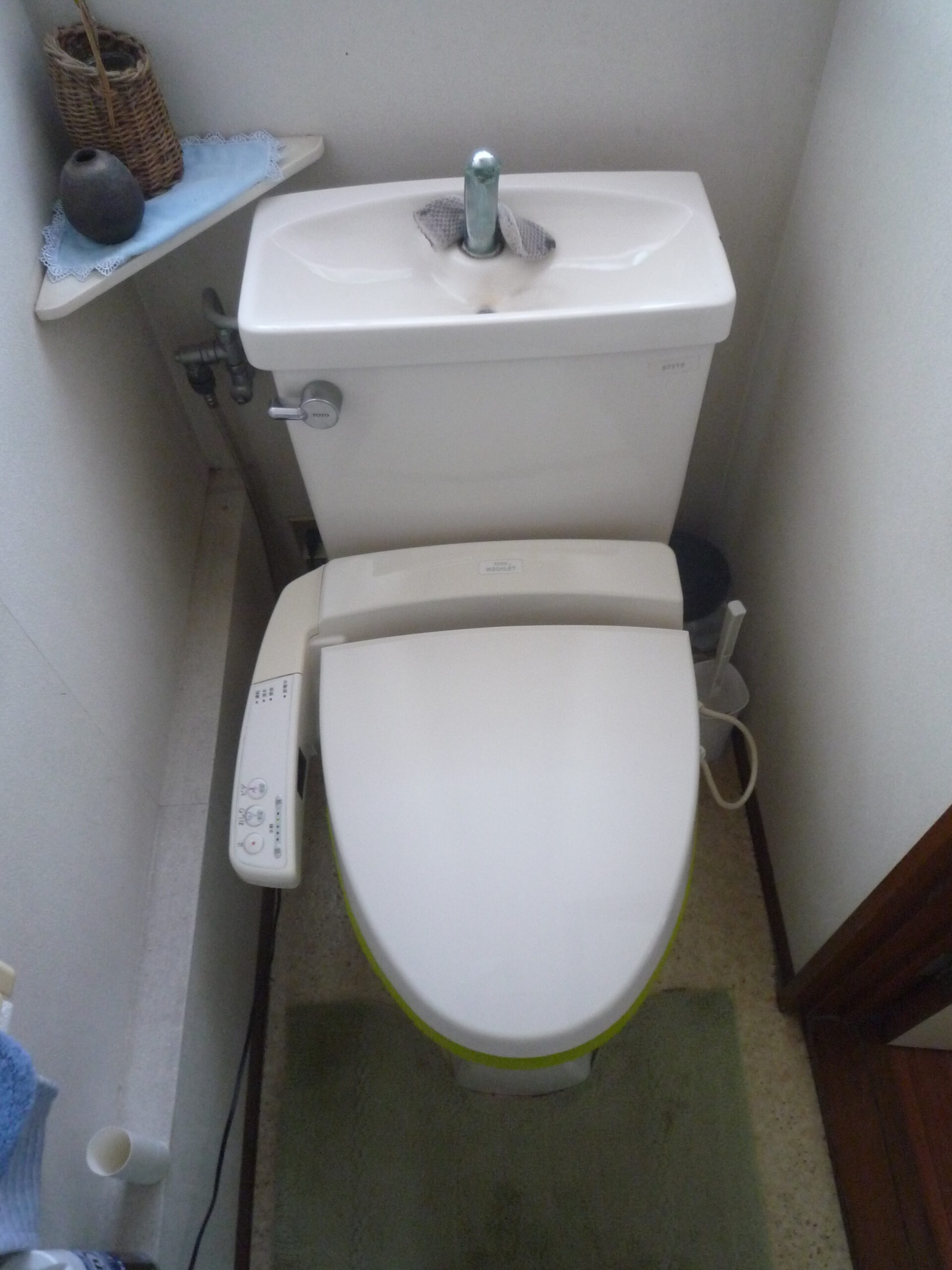 住み慣れた家はそのままに、住みながら古い物を新しくした改修工事